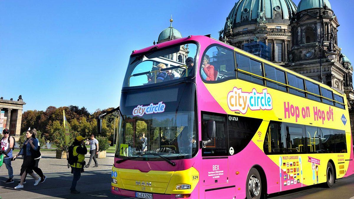 אוטובוס התיירים של סיטי סירקל (City Circle Berlin) בברלין (צילום: Headout)