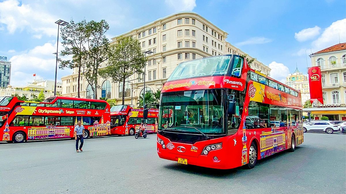 אוטובוס התיירים של סיטי סייטסיינג (City Sightseeing Saigon) בהו צ'י מין סיטי (צילום: Headout)