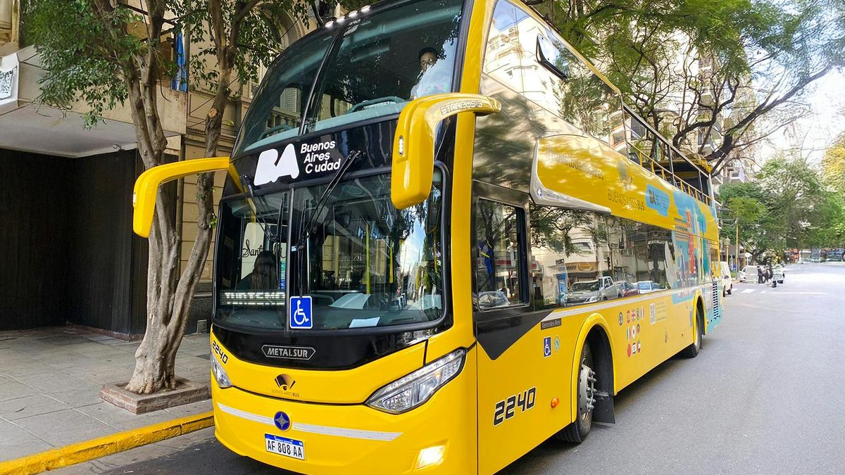 בואנוס איירס בוס בואנוס איירס - אוטובוס התיירים אוטובוס התיירים של בואנוס איירס בוס (Buenos Aires Bus) בבואנוס איירס (צילום: Headout)