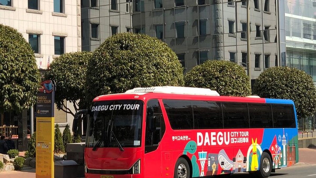 אוטובוס התיירים של דאגו סיטי טור (Daegu City Tour Bus) בדאגו (צילום: Viator)