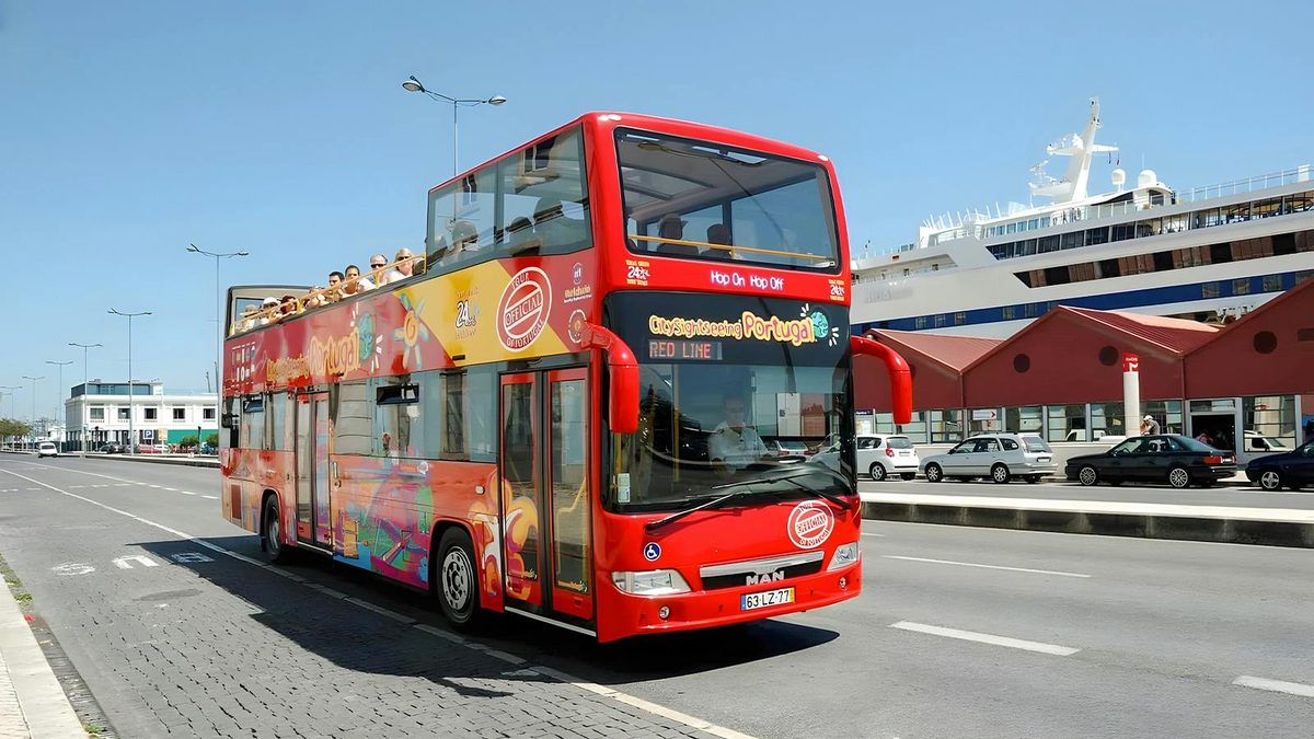 סיטי סייטסיינג ליסבון - אוטובוס התיירים אוטובוס התיירים של סיטי סייטסיינג (City Sightseeing Lisbon) בליסבון (צילום: Headout)