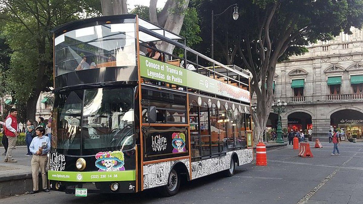 אוטובוס התיירים של טרנוויה דה פואבלה (Tranvia de Puebla) בפואבלה (צילום: Viator)