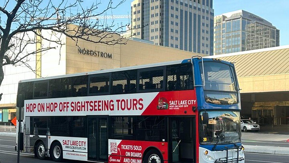 אס אל סי באס טורס סולט לייק סיטי - אוטובוס התיירים אוטובוס התיירים של אס אל סי באס טורס (SLC Bus Tours Hop-On Hop-Off) בסולט לייק סיטי (צילום: Viator)