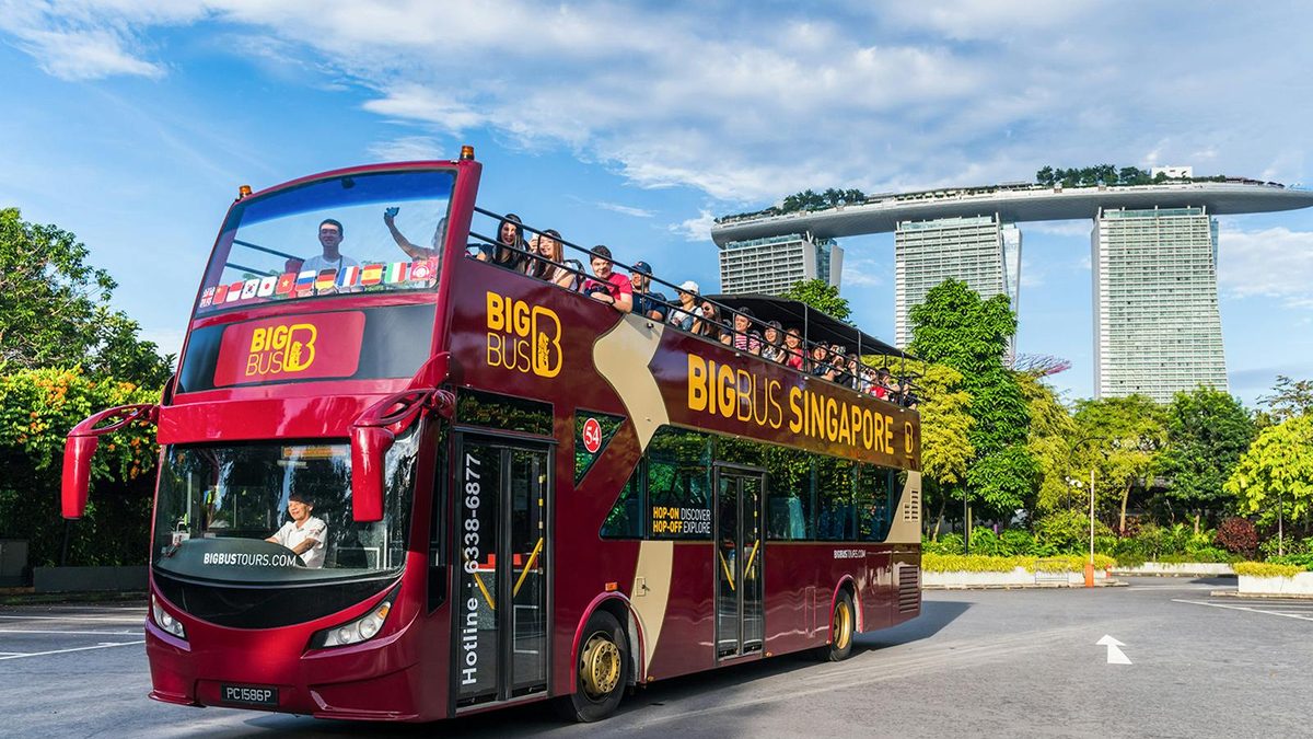 אוטובוס התיירים של ביג באס (Big Bus Singapore) בסינגפור (צילום: Headout)