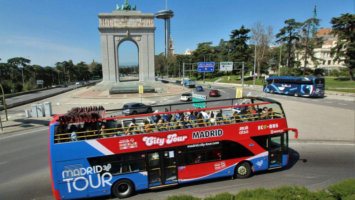 אוטובוס התיירים של מדריד סיטי טור (Madrid City Tour) במדריד (צילום: Headout)