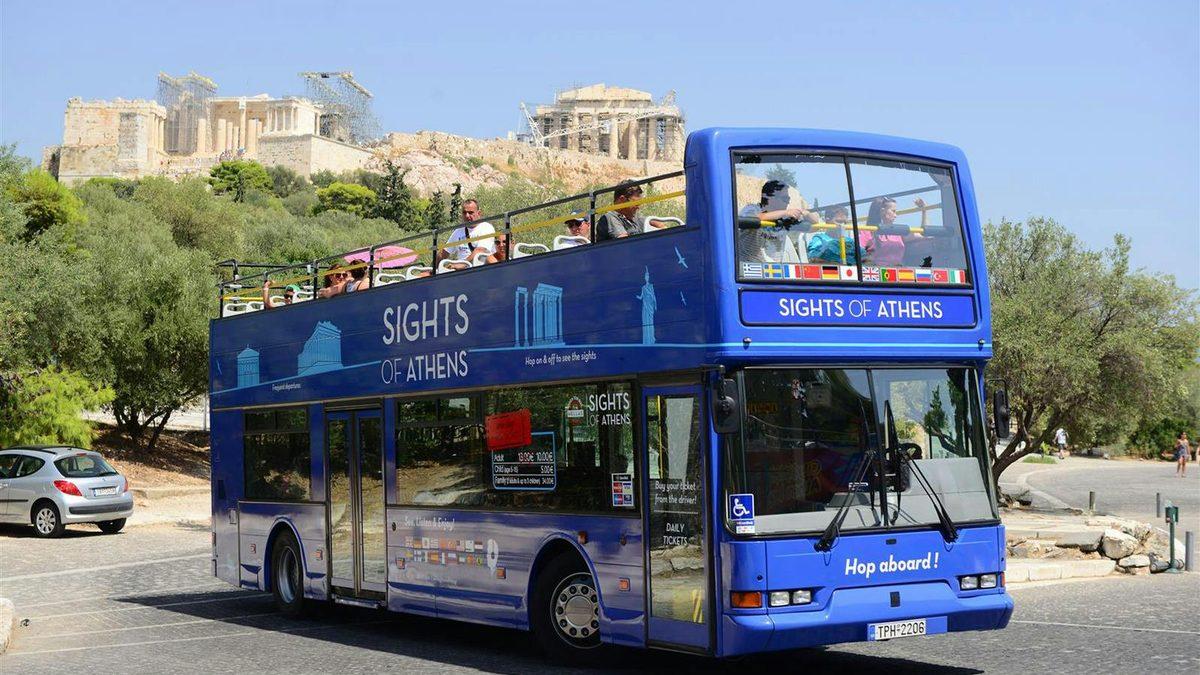 סייטס אוף אתנס אתונה - אוטובוס התיירים אוטובוס התיירים של סייטס אוף אתנס (Sights of Athens (Gray Line)) באתונה (צילום: Headout)
